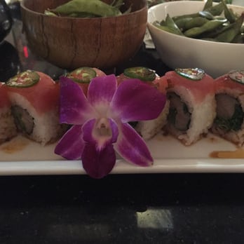 Sushi Song - Diamond roll for $17. Not worth the price... Make sure you ask for ginger or wasabi (normal side items) if you like. - Sushi Bars Near Me - Wilton Manors, Florida Sushi Song - Diamond roll for $17. Not worth the price... Make sure you ask for ginger or wasabi (normal side items) if you like. - Sushi Bars Near Me - Wilton Manors, Florida