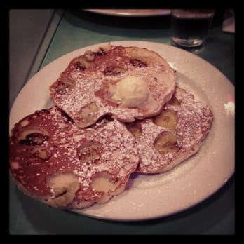 Mo's Grill - Banana pancakes - Burgers Near Me - San Francisco, California Mo's Grill - Banana pancakes - Burgers Near Me - San Francisco, California