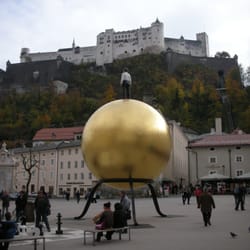 Salzburg Foundation - Die "Sphaera" auf dem Kapitelplatz