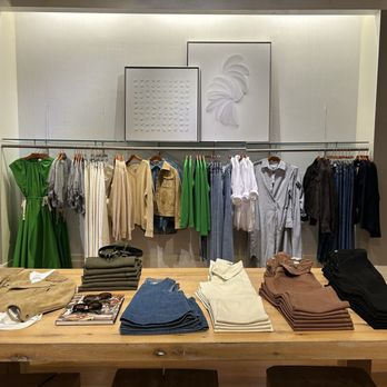 Banana Republic - Men's Clothing Near Me - Sherman Oaks, California Banana Republic - Men's Clothing Near Me - Sherman Oaks, California