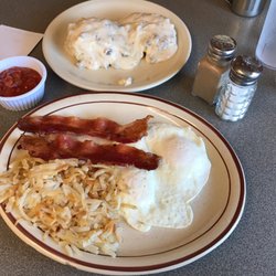 Highway 10 Cafe - Breakfast! Sausage biscuit gravy!