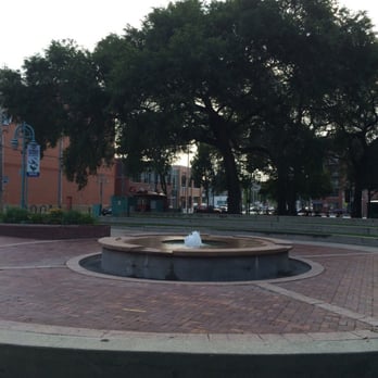 Catalano Square - Fountain - Parks Near Me - Milwaukee, Wisconsin