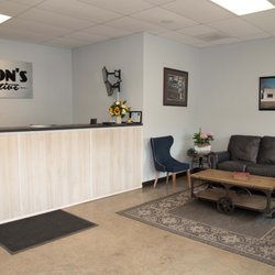 Larson's Automotive - Front desk with a waiting area