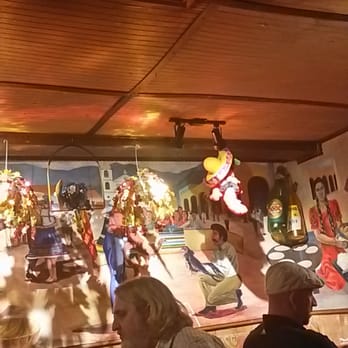 El Zarape - Murals and decorations on the walls - Mexican Near Me - Wheaton, Illinois