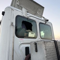 Auto Glass Lady