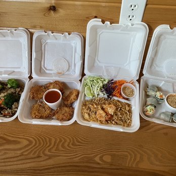 Sea West Restaurant - a variety of take out containers - Thai Near Me - Fort Dick, California