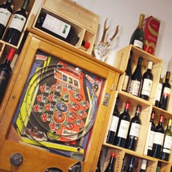 Weinregal im Laden / Weinboutique Ehrliche Müncher