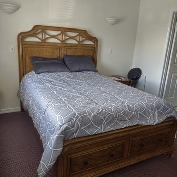 Sunshine Inn - Bed in Kitchenette - Hotels Near Me - Greenwich, New York Sunshine Inn - Bed in Kitchenette - Hotels Near Me - Greenwich, New York