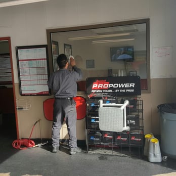 Jiffy Lube - General manager works just as hard as employees - Oil Change Stations Near Me - Bremerton, Washington Jiffy Lube - General manager works just as hard as employees - Oil Change Stations Near Me - Bremerton, Washington