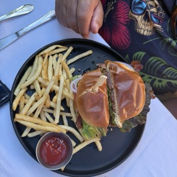 Bella Saratoga - Bella Burger - Italian Near Me - Saratoga, California
