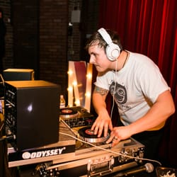 HeadSmile Productions - Photo by: Christina Cho Photography // Venue: Georgetown Ballroom