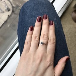 Tres Chic - Bogota Blackberry Shellac polish OPI