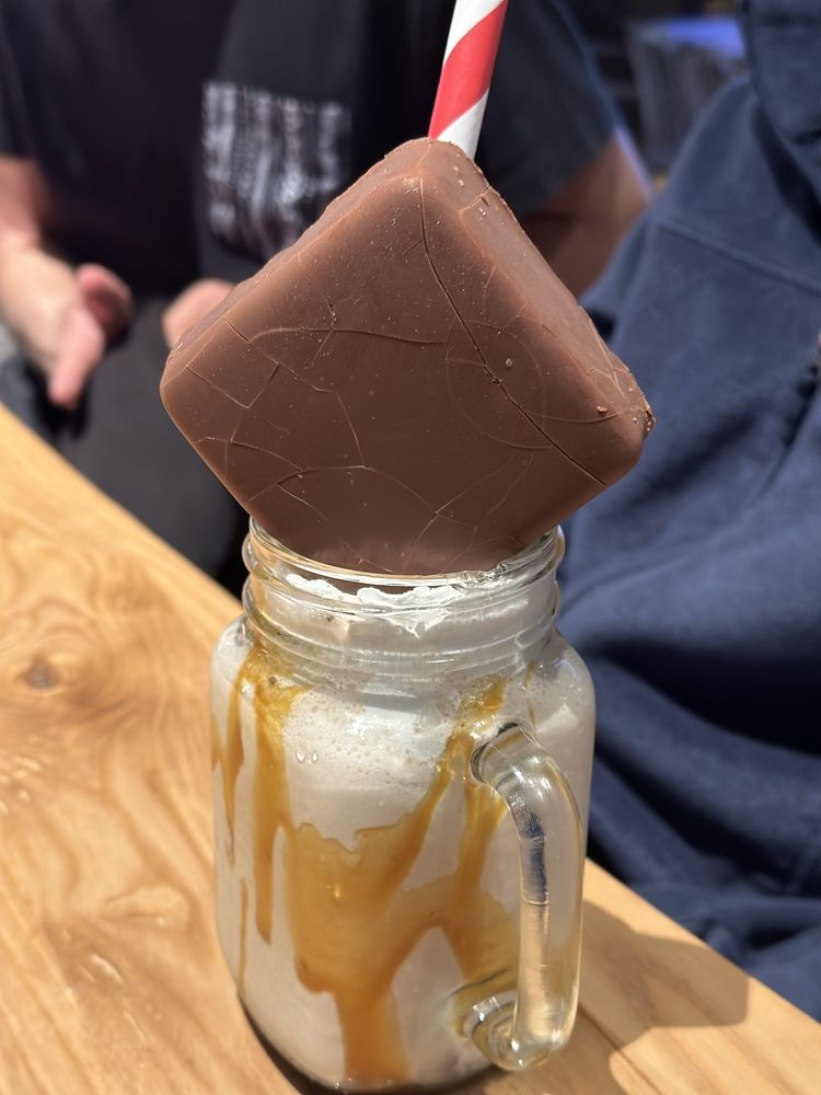 Sports & Social Cary