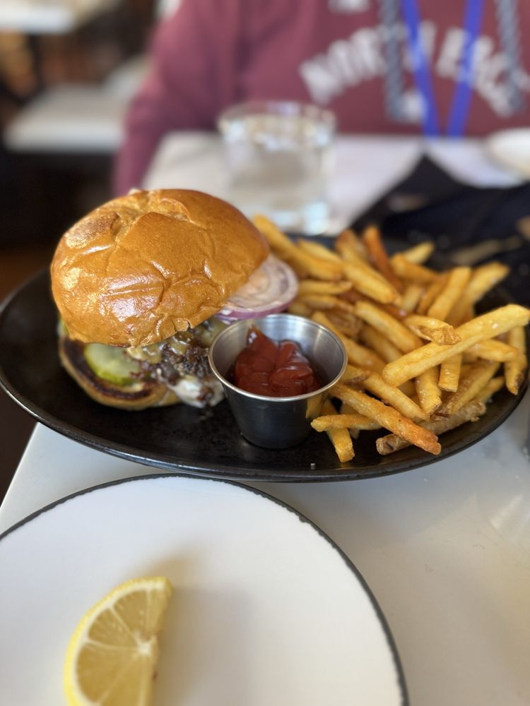 Social spots from Dominion Wine and Beer