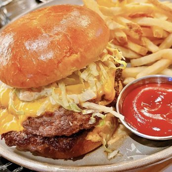 Kyndred Hearth - Skol burger - Pizza Near Me - Eagan, Minnesota