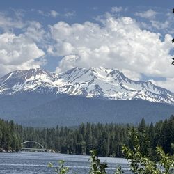 Lake Sisikyou Beach - Mount Shasta