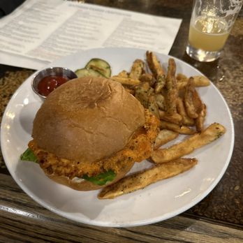 Southern Yankee Crafthouse - Buffalo chicken sandwich - Cocktail Bars Near Me - Houston, Texas Southern Yankee Crafthouse - Buffalo chicken sandwich - Cocktail Bars Near Me - Houston, Texas