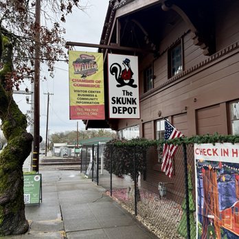 Skunk Train - Trains Near Me - Willits, California