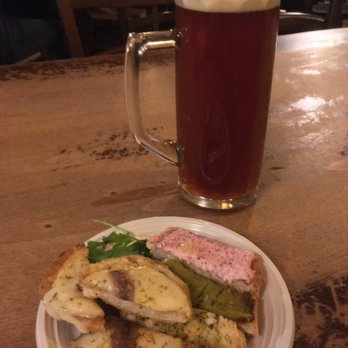 Orzo Bruno - The crostini are free and this honey craft beer was €4,50 - Pubs Near Me - Pisa, PI Orzo Bruno - The crostini are free and this honey craft beer was €4,50 - Pubs Near Me - Pisa, PI