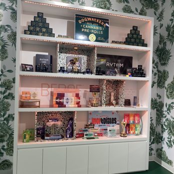 Green Rose Dispensary - Display - Cannabis Dispensaries Near Me - Chicago, Illinois