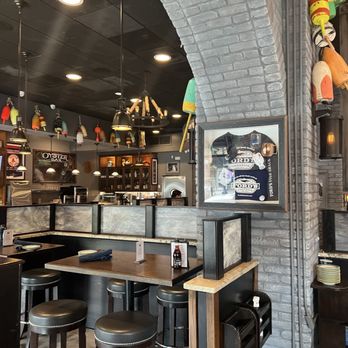 Ford's Fish Shack Lansdowne - Nice bar to meet a friend and hang out at - American Near Me - Leesburg, Virginia Ford's Fish Shack Lansdowne - Nice bar to meet a friend and hang out at - American Near Me - Leesburg, Virginia