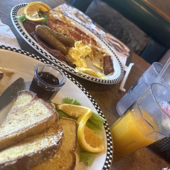 Black Bear Diner Milpitas - Diners Near Me - Milpitas, California
