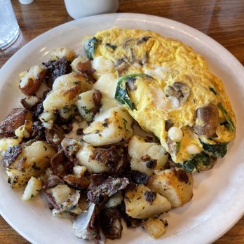 Red Apple Cafe - Omelette with spinach/mushroom & Jack cheese - Breakfast & Brunch Near Me - Fresno, California Red Apple Cafe - Omelette with spinach/mushroom & Jack cheese - Breakfast & Brunch Near Me - Fresno, California