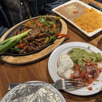 La Penca Azul - Carne Asada Fajitas Dinner Plate - Mexican Near Me - Alameda, California La Penca Azul - Carne Asada Fajitas Dinner Plate - Mexican Near Me - Alameda, California