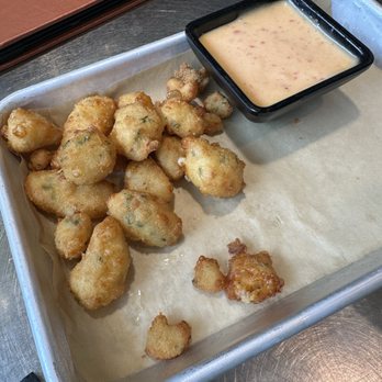 The Hoppy Gnome - Cheese Curds - 8.7 / 10 very small portion - New American Near Me - Fort Wayne, Indiana