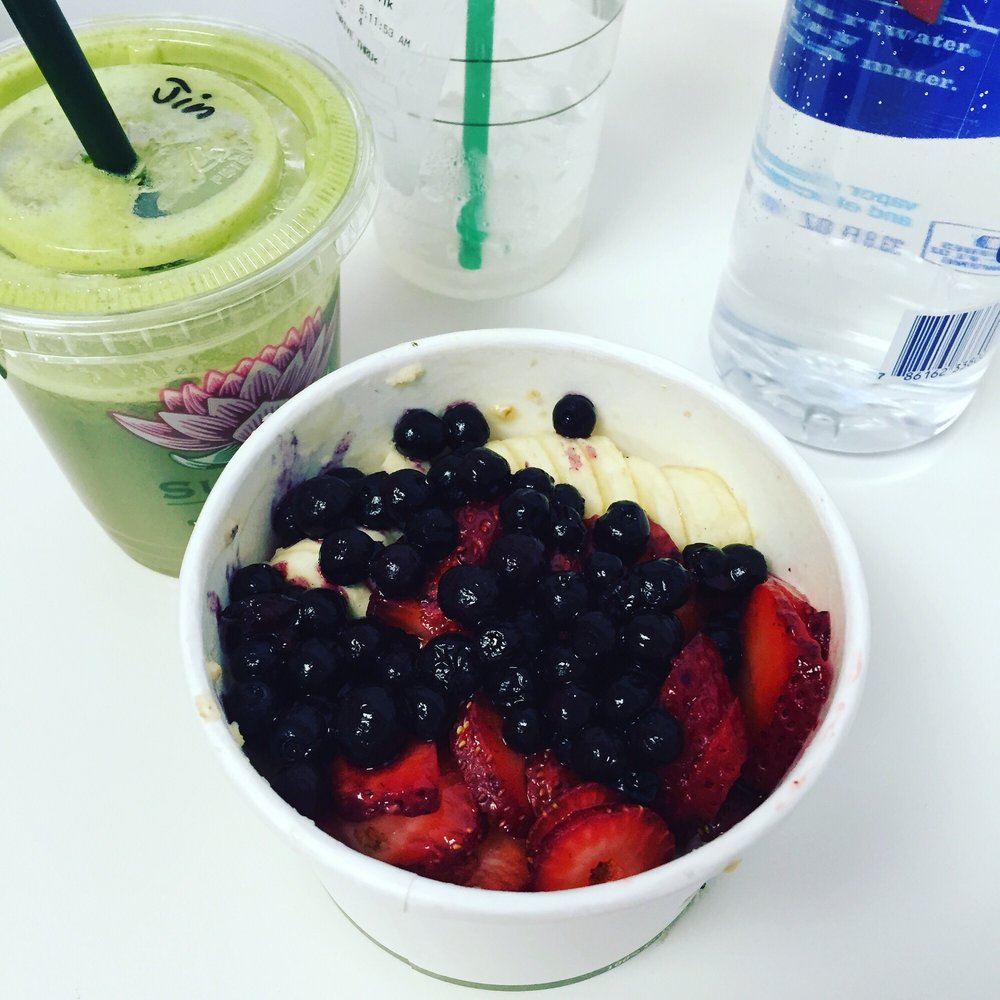Sunlife Organics - Oatmeal plus green man - Juice Bars & Smoothies Near Me - Malibu, California Sunlife Organics - Oatmeal plus green man - Juice Bars & Smoothies Near Me - Malibu, California