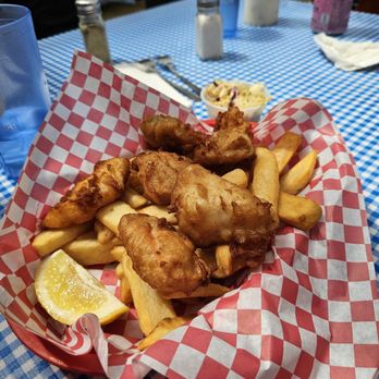 Luna Sea Fish House - Luna sea combo and chips - Fish & Chips Near Me - Yachats, Oregon