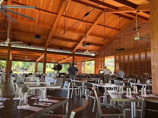 Ovations Restaurant by null