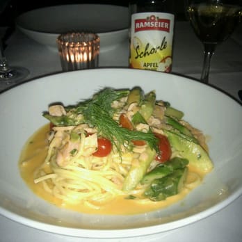 Amalfi - pasta with salmon and asparagus - Italian Near Me - Zürich, ZH Amalfi - pasta with salmon and asparagus - Italian Near Me - Zürich, ZH