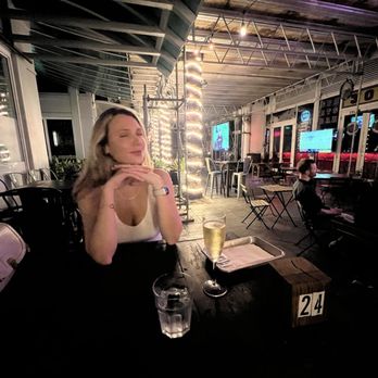 305 Sports Bar - Ambiance - Sports Bars Near Me - Miami, Florida