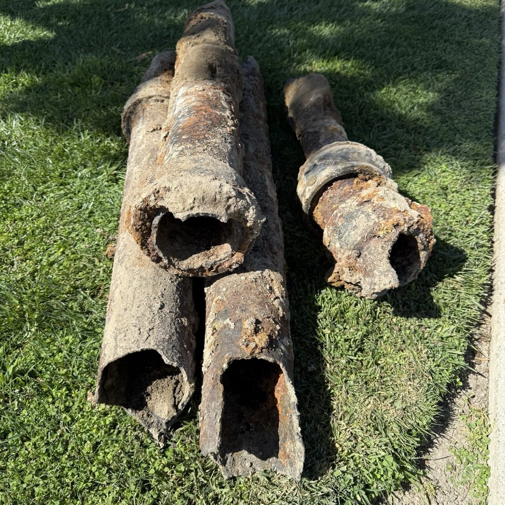 Old cast iron pipes... Old cast iron pipes...