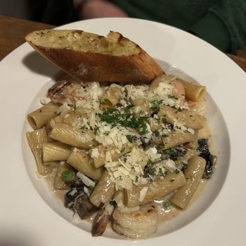 The Westside Local - Garlic Cream Pasta - New American Near Me - Kansas City, Missouri The Westside Local - Garlic Cream Pasta - New American Near Me - Kansas City, Missouri