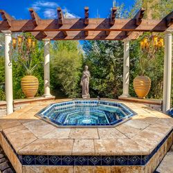Rainbow Hot Tubs & Swim Spas
