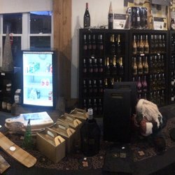 Vignoble et Ciderie Coteau Rougemont - Wine and gifts