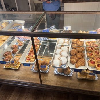 Hazella Bake Shop - Display - Bakeries Near Me - Lebanon, Oregon