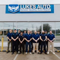 Luke's Auto - Grandview - The team at Luke's Auto Grandview.