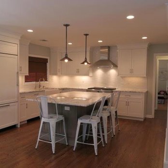 Premier HD Construction - a kitchen with a center island - General Contractors Near Me - Mount Kisco, New York Premier HD Construction - a kitchen with a center island - General Contractors Near Me - Mount Kisco, New York