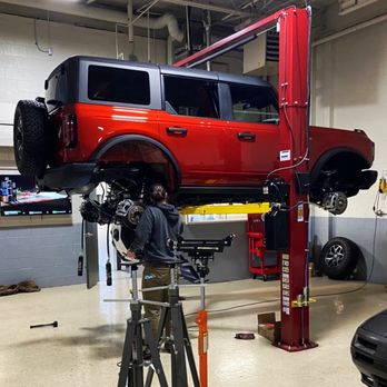 Hoist House - DIY Auto Shop Near Me - Troy, Michigan