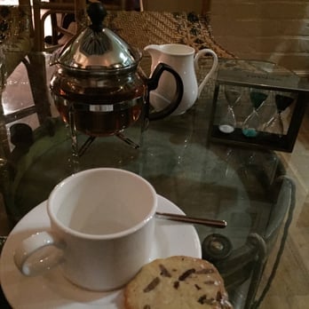 Blue Door Bistro - Tea with egg timer - British Near Me - London, XGL
