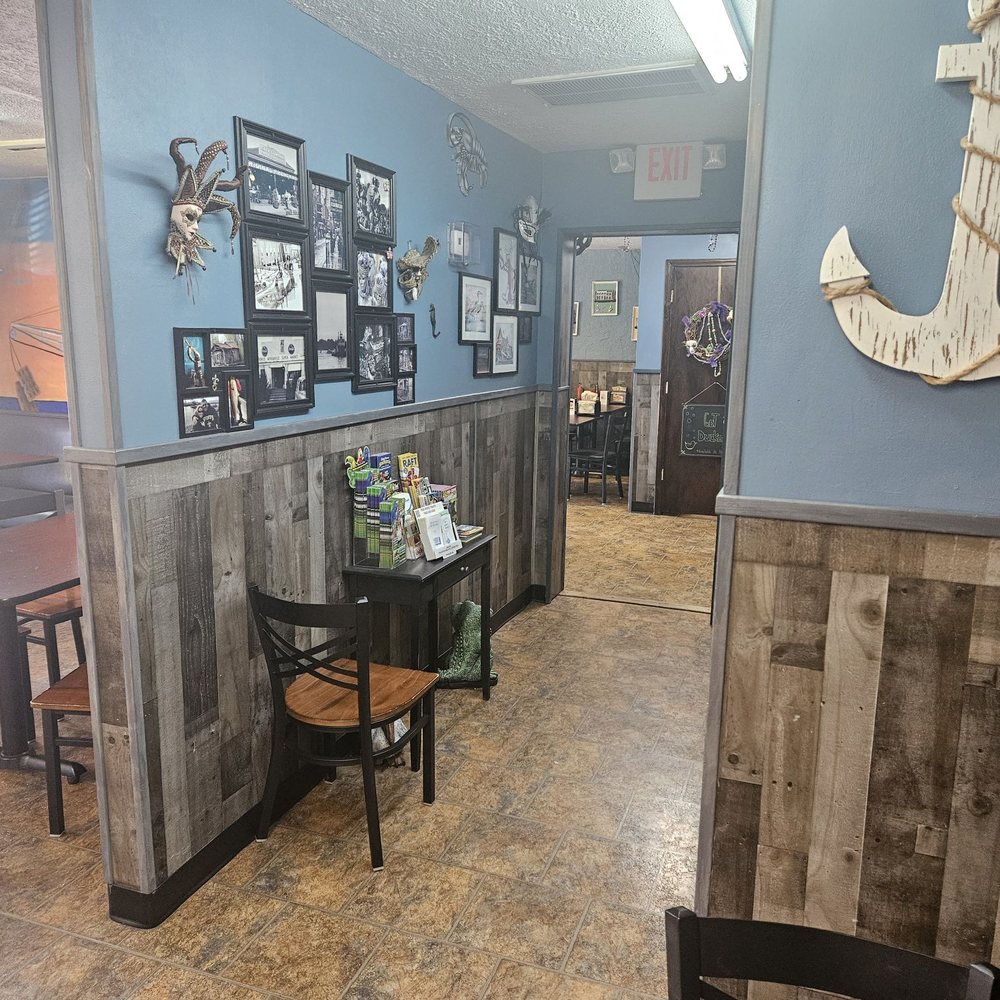 Pawpaw's Catfish Kitchen - Interior - Cajun/Creole Near Me - Sevierville, Tennessee Pawpaw's Catfish Kitchen - Interior - Cajun/Creole Near Me - Sevierville, Tennessee