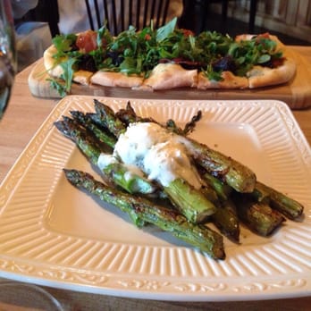 Wine o'Clock - Asparagus and a half-pizza - Wine Bars Near Me - Prosser, Washington Wine o'Clock - Asparagus and a half-pizza - Wine Bars Near Me - Prosser, Washington