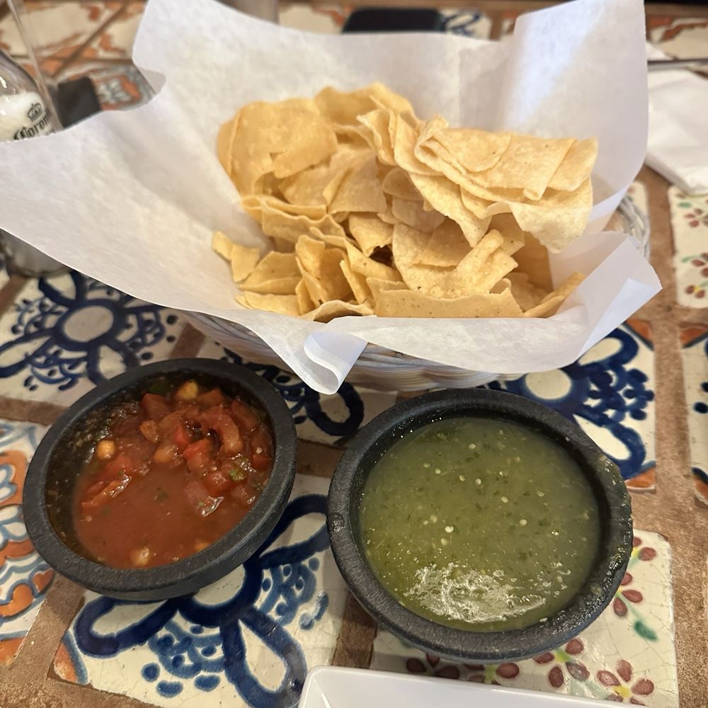 Rosa's Mexican Grill - Chips and salsa - Mexican Near Me - Mesa, Arizona