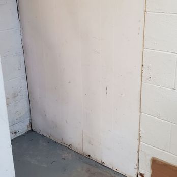 A.E.C. Services - Interior wall with water damage and mold. - General Contractors Near Me - McKeesport, Pennsylvania A.E.C. Services - Interior wall with water damage and mold. - General Contractors Near Me - McKeesport, Pennsylvania