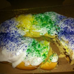 Cajun Pecan House - King cake time