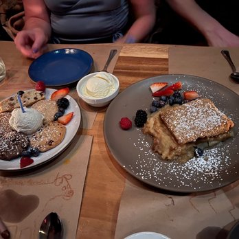 Pace - Birthday desserts. Apple Crumble. - Italian Near Me - Los Angeles, California Pace - Birthday desserts. Apple Crumble. - Italian Near Me - Los Angeles, California