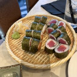 Tuna n salmon roll